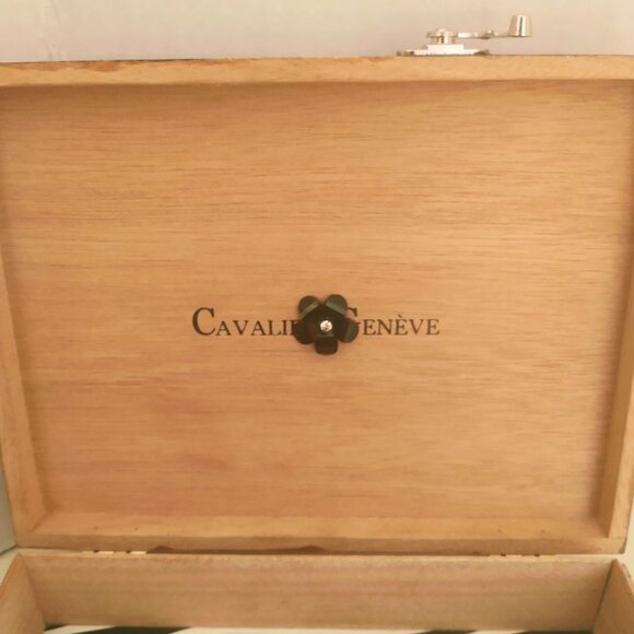 Suenos de Saundra Upcycled Collection, Cavalie Geneve Black Cigar Box, Purse - Picture 7 of 11